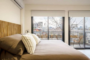 Chic Studio with Balcony Views by depptö